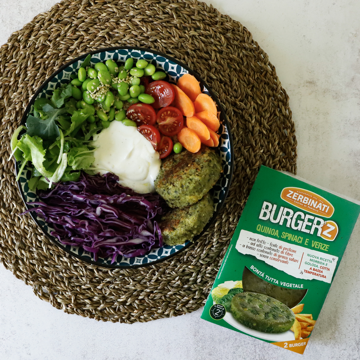 Veggie Bowl con Burger’Z, verdure e salsa yogurt